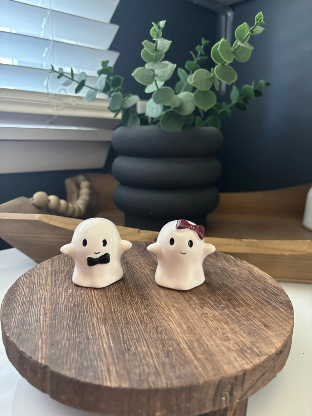 Cracker Barrel Mini Ghost Bow Tie And Hairbow Salt & Pepper Shaker Set 2025 New*
